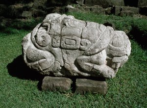 Autel zoomorphe sculpté dans un bloc de grès - Mayan