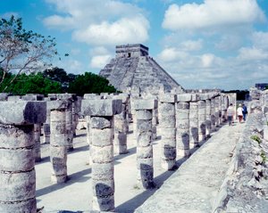Civilisation précolombienne : vue du site de Chichen Itza dans la région du Yucatan. Civilisation maya, période classique et renaissance maya, 750-1200 après J.-C. Mexique - Mayan Mayan