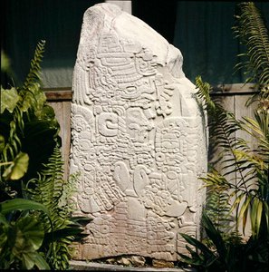 Stèle 2 de Tikal, Période Classique Précoce (300-600 AD)