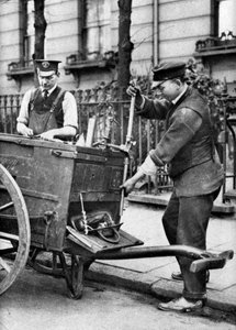 Un installateur de gaz, Londres, 1926-1927 - McLeish