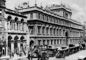 Entrée de Burlington Arcade et la maison de la Royal Academy, Piccadilly, 1926-1927 - McLeish