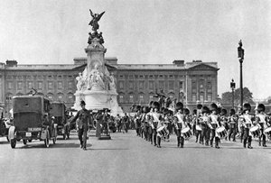 Relève de la garde, Buckingham Palace, Londres, 1926-1927 - McLeish
