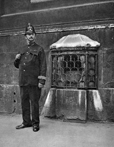 La Pierre de Londres dans le mur de St Swithins, Cannon Street, Londres, 1926-1927