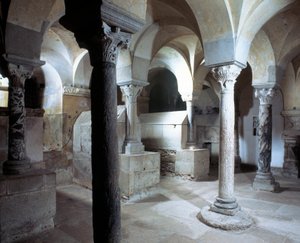 Art mérovingien : vue de la crypte de l