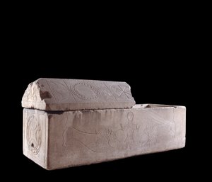 Art mérovingien : sarcophage de Charenton-sur-Cher - Merovingian