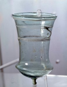 Art mérovingien : verre. Gaule 6ème siècle. Musée national d