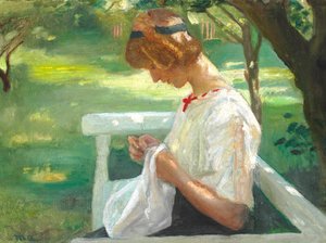 Ella Saxild cousant dans le jardin un jour d