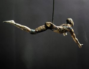 Acrobate (aussi appelé Le sauteur de taureau), figurine en ivoire, 1700-1400 av. J.-C. - Minoan