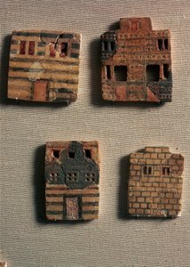 Art minoen : petites tuiles en céramique représentant des maisons minoennes. 1700-1600 av. J.-C. Héraklion, Musée archéologique de Crète