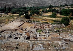 Civilisation minoenne : vue des ruines du palais de Zakros construit vers 1700-1650 av. J.-C. Crète