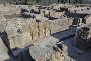 Site archéologique minoen de Phaistos. Complexe nord-est. Complexe de quatre pièces directement adjacentes à l