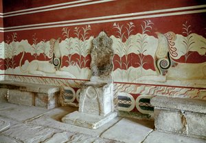 Civilisation minoenne : vue de la salle du trône du palais du roi Minos à Knossos. Crète, Grèce