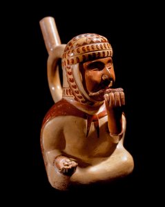 Art précolombien, civilisation Mochica : vase anthropomorphe représentant un mendiant aveugle jouant d