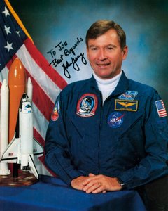 John Watts Young, astronaute de la NASA, années 1990