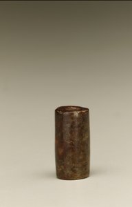Perle cylindrique, région du lac Tai, culture Liangzhu, 3300-2250 av. J.-C.
