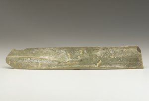 Couteau de récolte (hu), culture Qijia, vers 2500-2000 av. J.-C. (jade) - Neolithic Period Chinese School