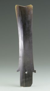 Couteau de récolte (hu), culture Qijia, vers 2500-2000 av. J.-C. (jade) - Neolithic Period Chinese School