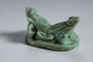 Scarabée de deux grenouilles jointes, 18e-19e Dynastie, 1540-1186 av. J.-C. (faïence)