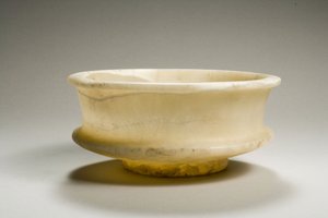 Tazza, 18e-19e Dynastie, 1540-1186 av. J.-C. (albâtre)