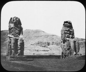 Colosses de Memnon, Louxor Thèbes, Égypte - Newton and Co