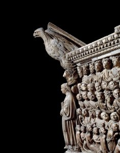 Art gothique : un aigle, détail des reliefs de la chaire - Nicola Pisano
