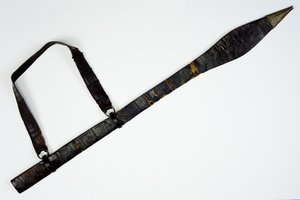 Fourreau (cuir repoussé, tissu, laiton et fer) - North African School