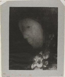 Tête de femme avec corsage de fleurs