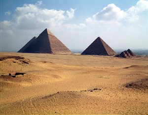 Vue des pyramides de Khéops, Khéphren et Mykérinos