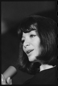 Juliette Gréco chante