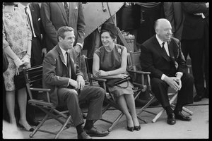 Paul Newman, Princesse Margaret et Alfred Hitchcock sur le plateau de 