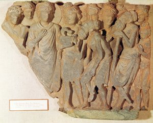 La Victoire sur le Serpent, relief représentant Bouddha présentant le serpent redouté aux Brahmanes émerveillés, style gréco-bouddhiste, 1er-4e siècle