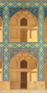 Détail des arcades de la cour dans la Medrese-i-Shah-Hussein, Isfahan - Pascal Xavier Coste