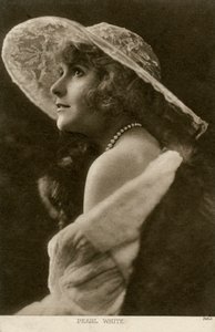 Pearl White, actrice américaine et star de cinéma