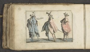 Trois acteurs avec de longs manteaux