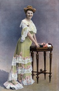 Comédienne française Blanche Toutain, photo de Paul Nadar du journal français "Le Théâtre" février 1905 - Paul Nadar