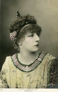 Henriette Rosine Bernard alias Sarah Bernhardt (1844-1923) en tant que « Théodora », pièce de Victorien Sardou, en 1884 (photo) - Paul Nadar