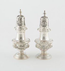 Paire de Saupoudreuses, Londres, 1732-43 - Paul de Lamerie