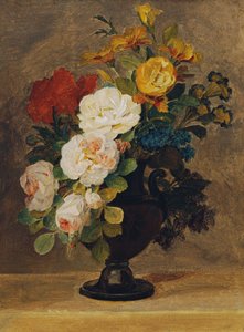 Bouquet de fleurs dans un vase antique