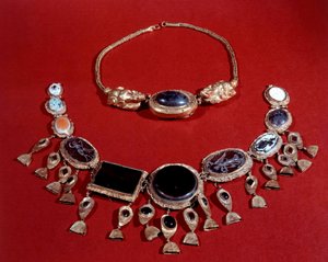 Art persan : deux colliers en or, période Parthe, 3ème siècle après J.-C. - Persian