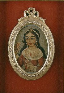 Médaillon Qajar représentant une femme ornée - Persian School