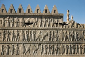 Le palais de Darius I à Persépolis (Iran) : détail de la décoration de l