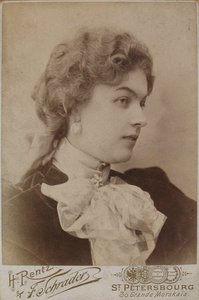 Anastasya Dmitrievna Vyaltseva 1871-1913, Milieu des années 1890 - Photo studio H. Rentz and F.