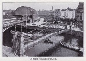 Berlin : Gare de Friedrichstrasse - Photographer German
