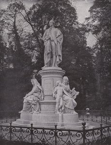Dans le Tiergarten, monument de Goethe - Photographer German