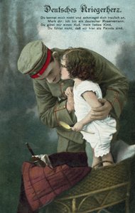 Petite fille embrassant un soldat allemand