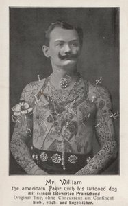M. William, le fakir américain avec son chien tatoué - Photographer German