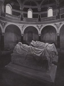 Potsdam, Friedenskirche, Mausolée avec sarcophages de l