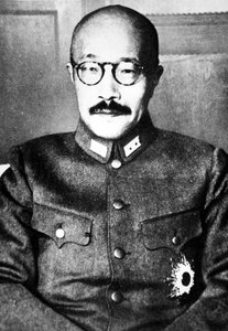 Hideki Tojo (photo n/b)