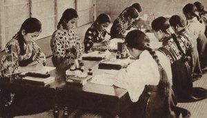 Écoliers japonais en classe (photo n/b) - Photographer Japanese