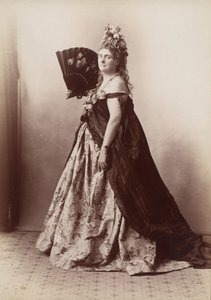 [Comtesse de Castiglione, de la Série des Roses], 1895